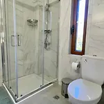 Scenic Coastal Getaway דירה Porto Lafia