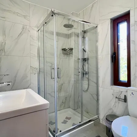 Scenic Coastal Getaway