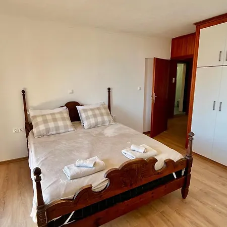Scenic Coastal Getaway Porto Lafia