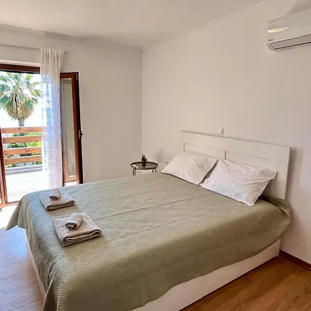 Scenic Coastal Getaway Apartament *