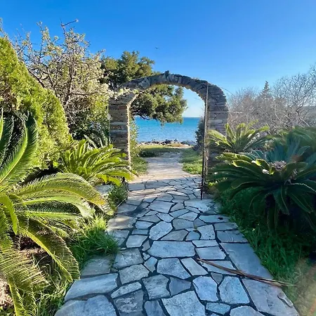 Scenic Coastal Getaway Апартаменты Porto Lafia