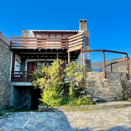 Scenic Coastal Getaway * Porto Lafia